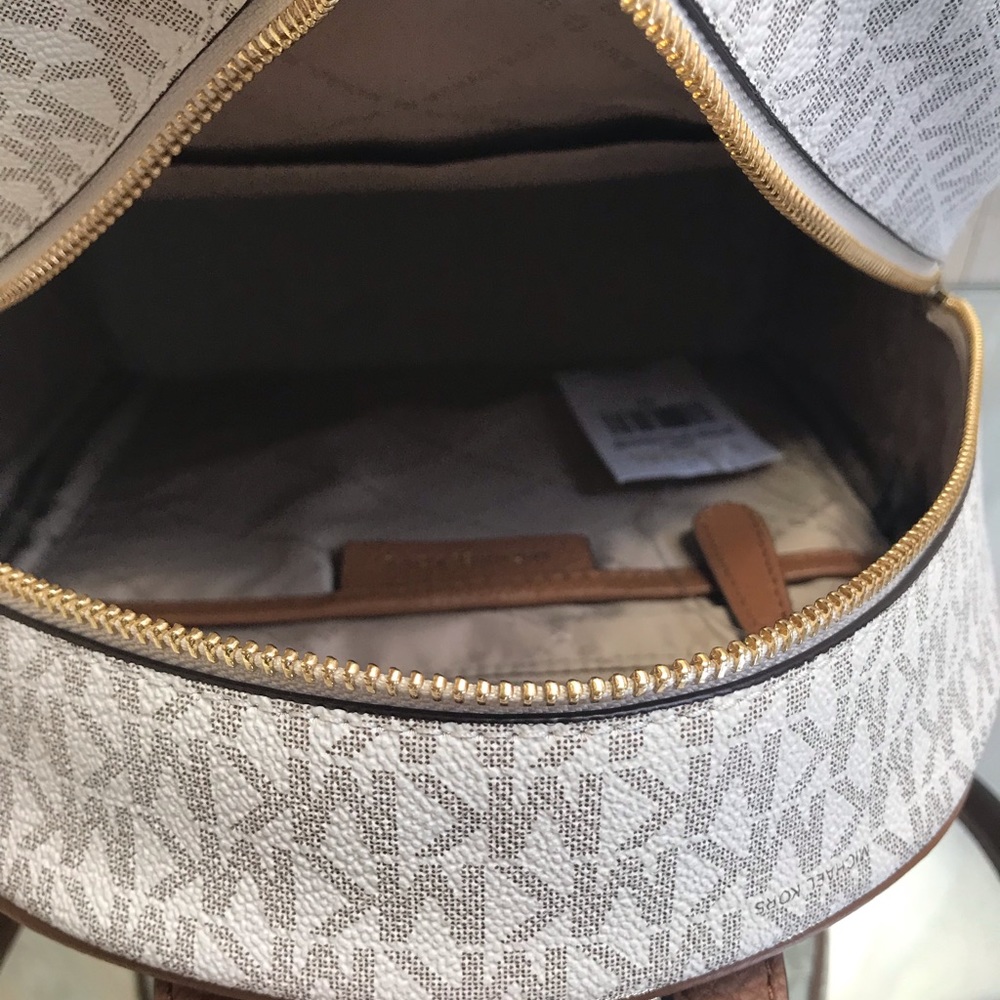 Michael Kors Set Abbey:Mid Backpack+Wallet Vanilla - Picture 4 of 8